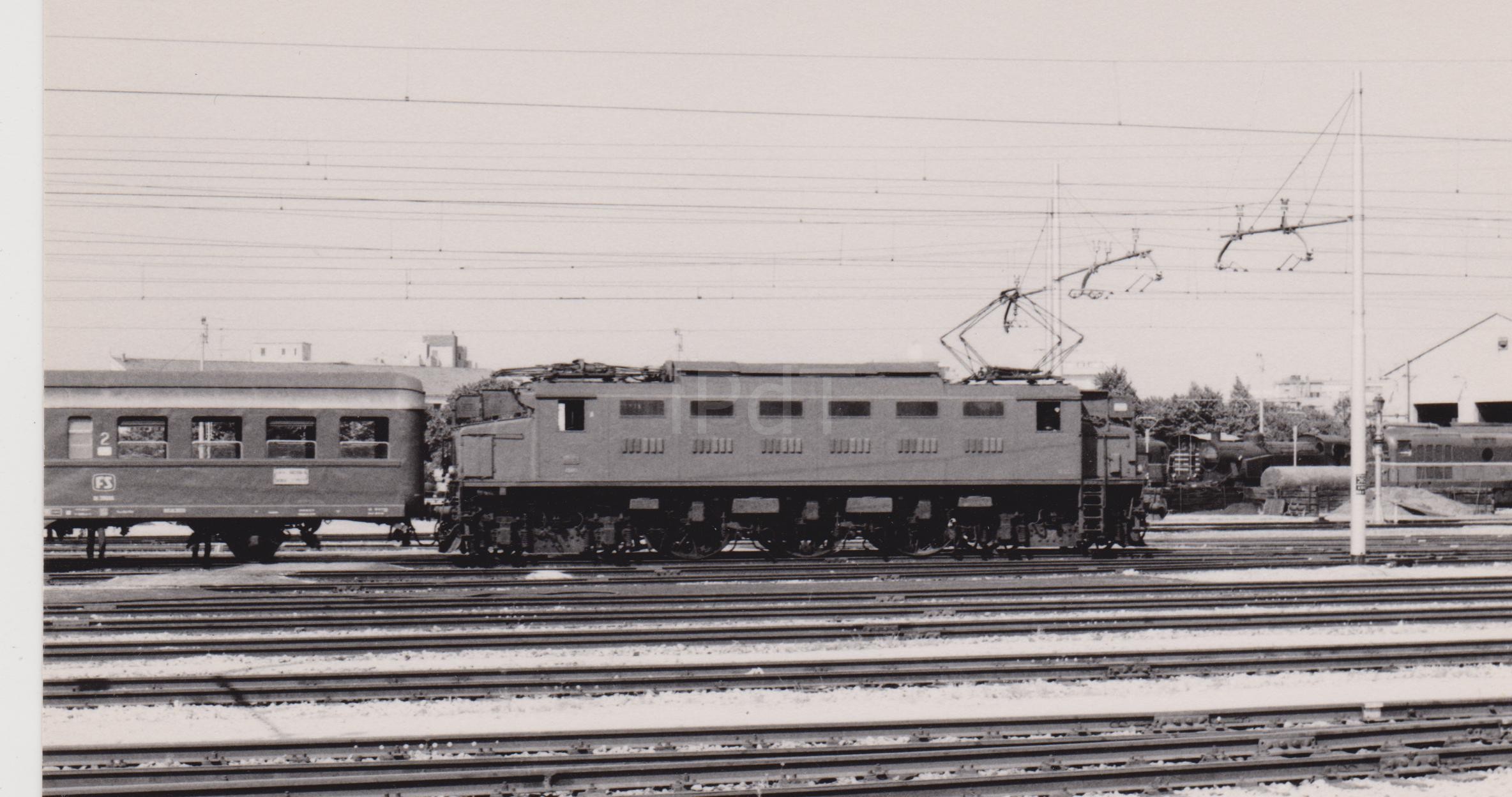 e-326-007-rimini-8-giugno-1977-il-portale-dei-treni