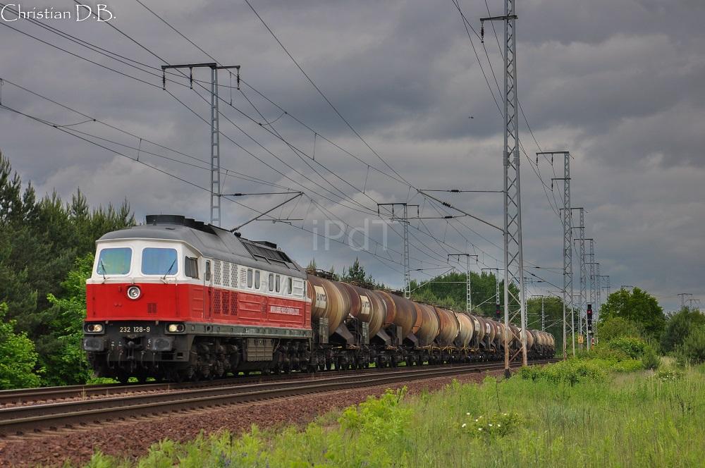 Treno merci proveniete dalla Polonia e diretto alla cartiera di Schwedt (Oder)