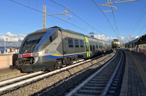 ALe.501.077+ALe.501.074 – Reggio Calabria Aeroporto – — Settembre 2026 di Mario Serrano
